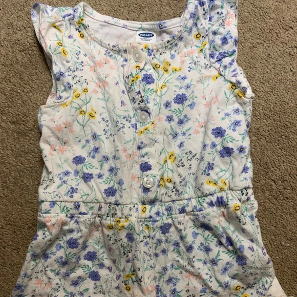 Old Navy Floral onesie size 3-6 months - Picture 1 of 4